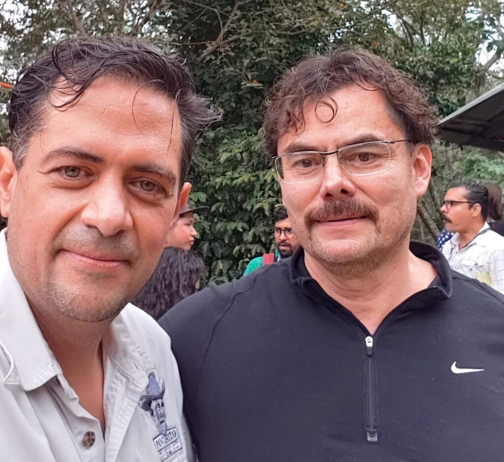 Raú A. Martinez con Enrique López